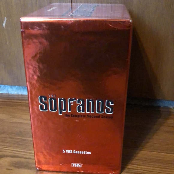 BRAND NEW SOPRANOS COMPLETE SECOND SEASON VHS. NEVER USED. - Picture 3 of 9